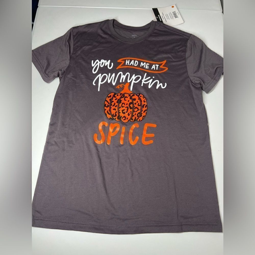 NWT Pumpkin Spice Halloween T-shirt Gray Orange Size M Unisex